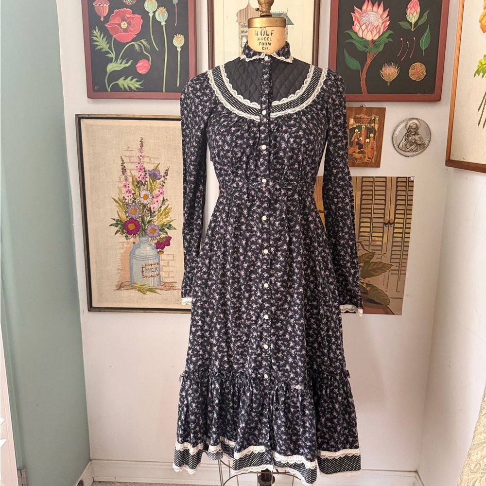 Gunne Sax Blue and White Floral Long Sleeve Midi Prairie Dress